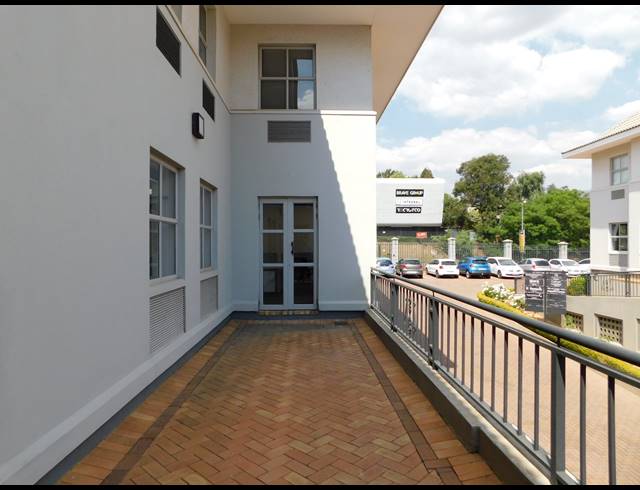 138M² OFFICE TO LET IN HYDE PARK